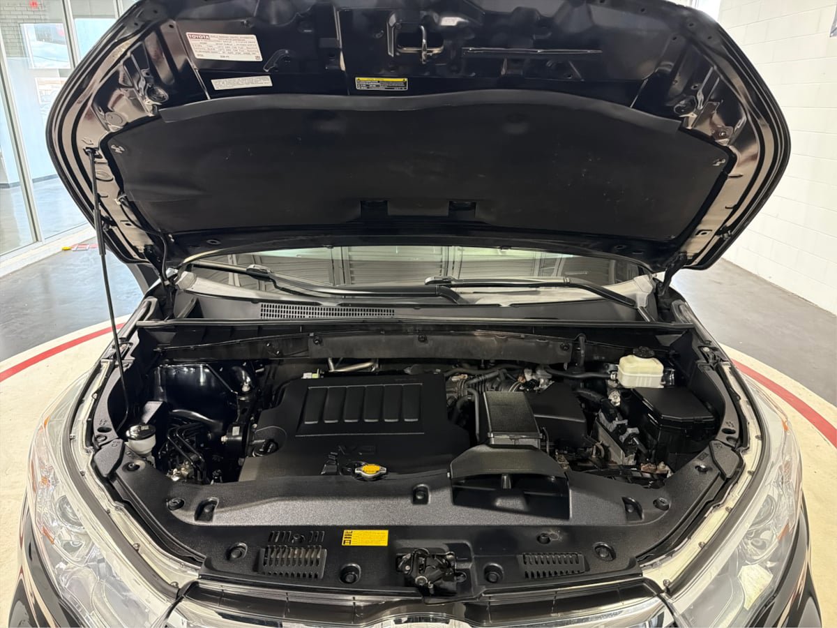 Used 2015 Toyota Highlander Limited image 11