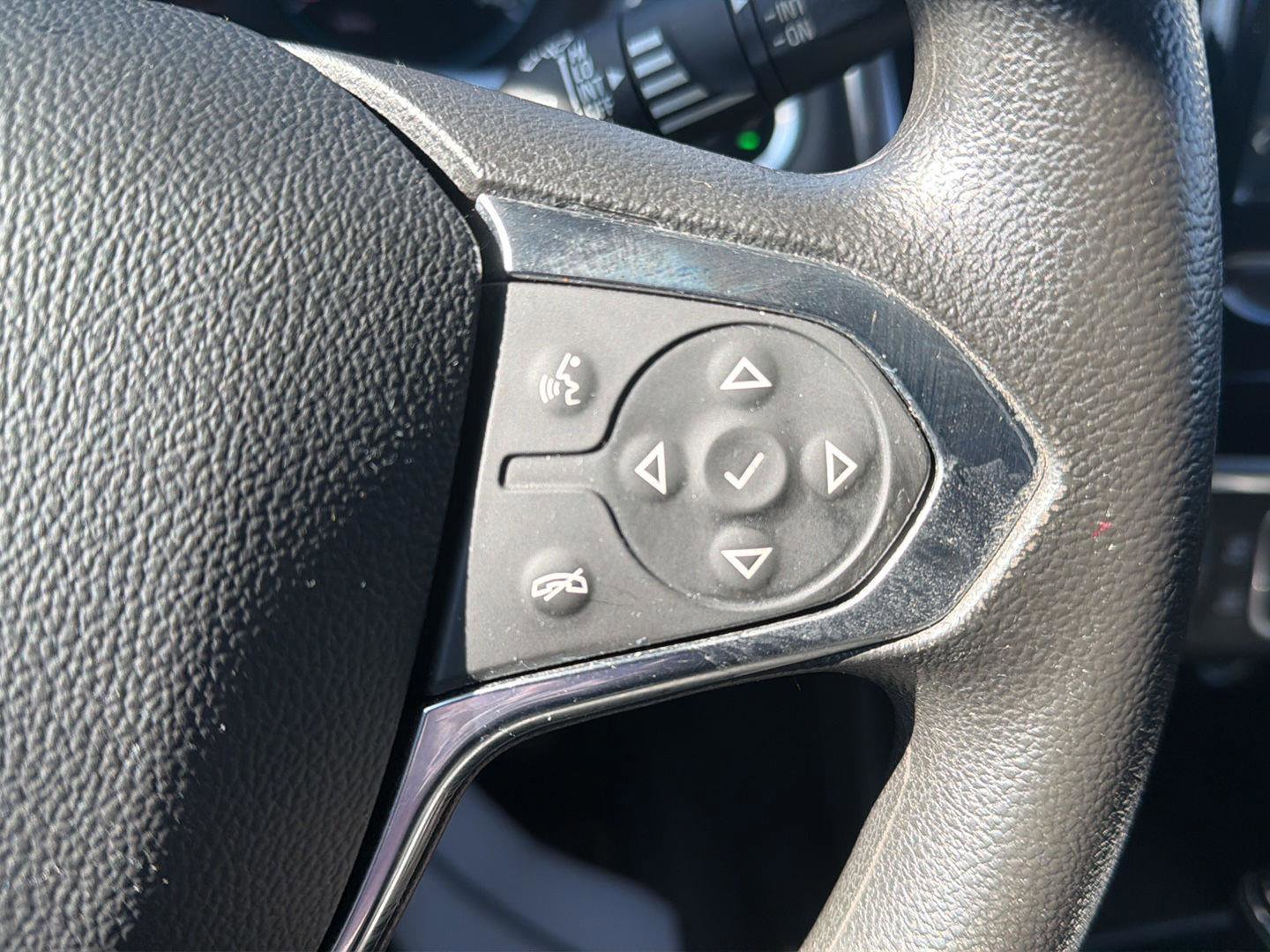 Used 2019 Chevrolet Traverse LS image 20