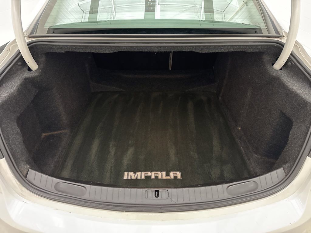 Used 2017 Chevrolet Impala Premier w/ Enhanced Convenience Package image 6