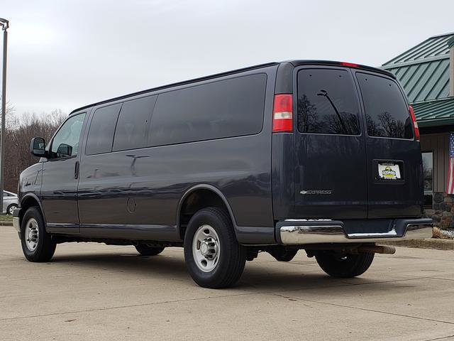 Used 2017 Chevrolet Express 3500 LT w/ LT Preferred Equipment Group image 3