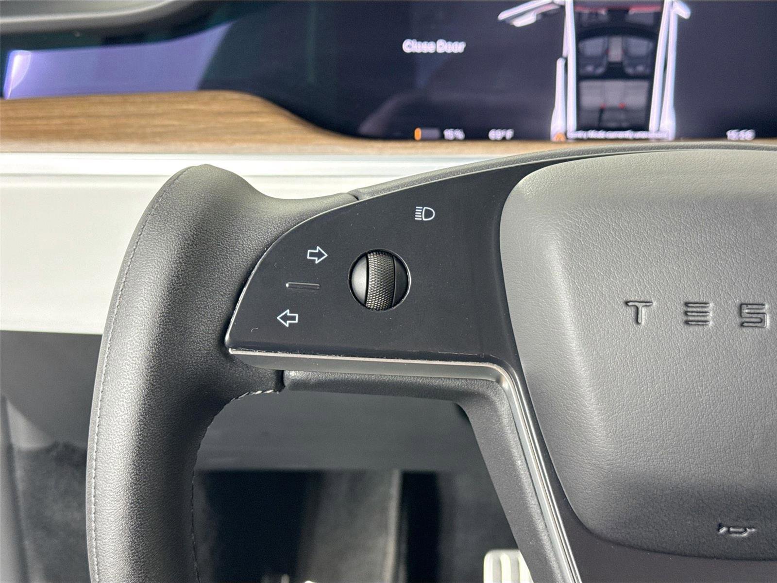 Used 2022 Tesla Model S image 16