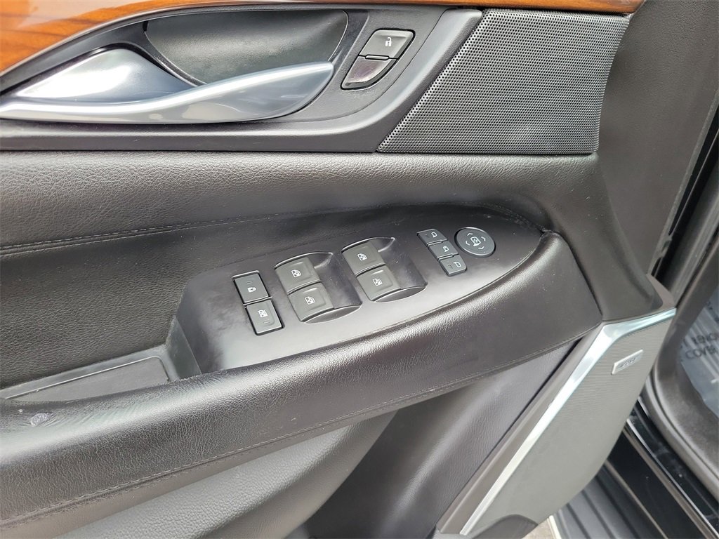 Used 2018 Cadillac Escalade Luxury image 17