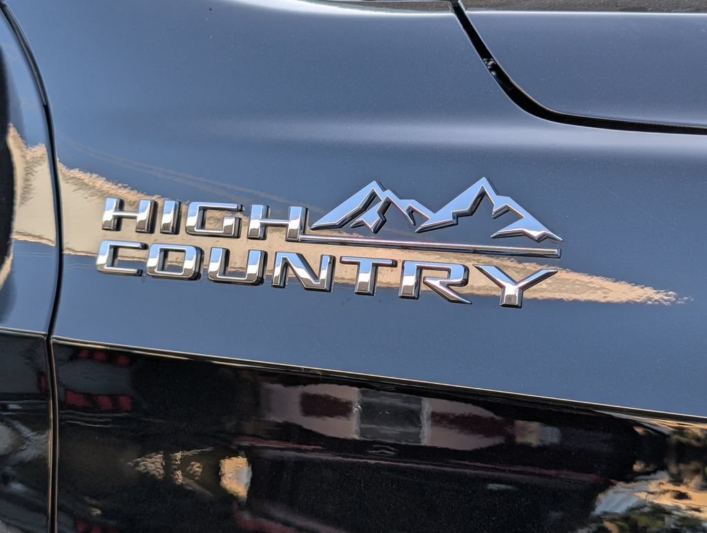 Used 2025 Chevrolet Tahoe High Country AWD/4WD image 36