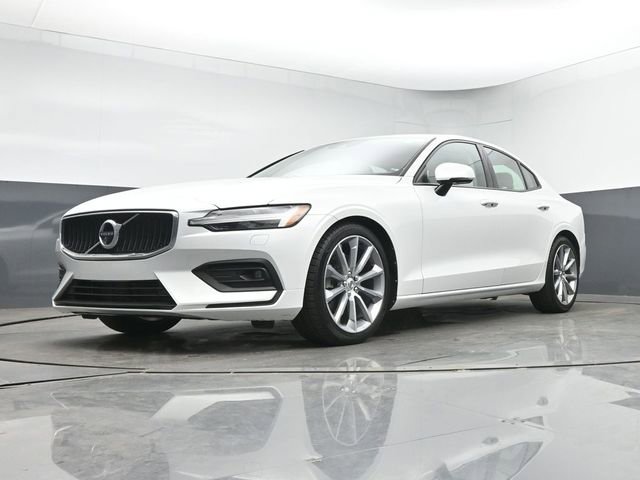 Used 2020 Volvo S60 T5 Momentum FWD image 32