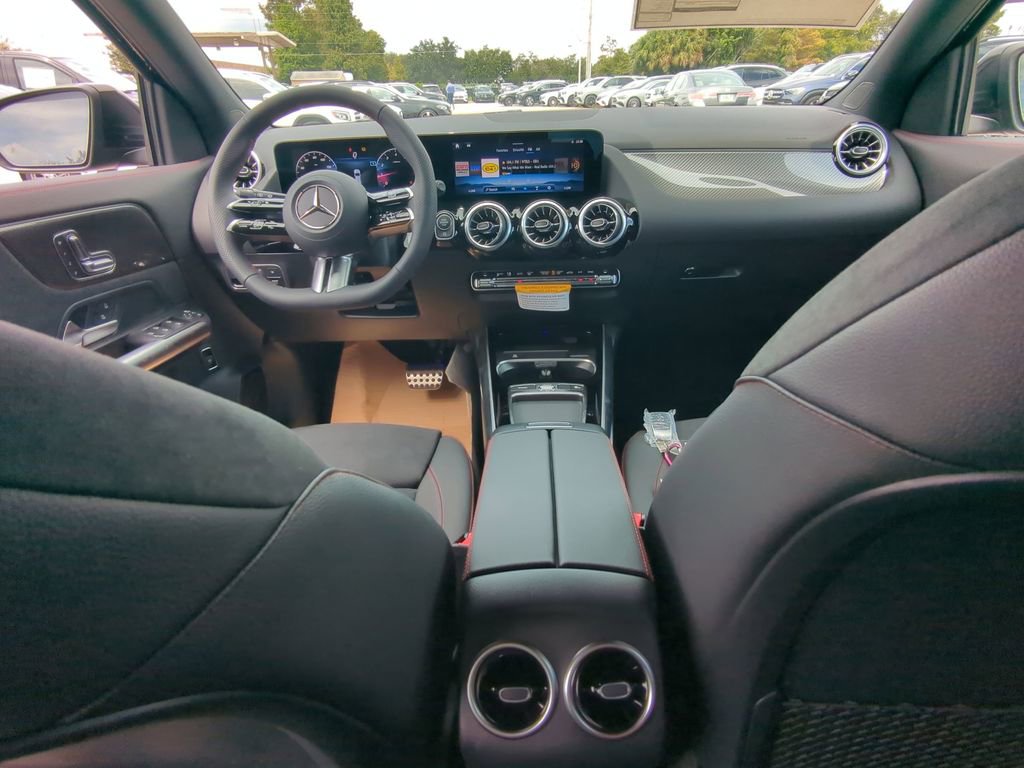 Used 2025 Mercedes-Benz GLA 250 image 2