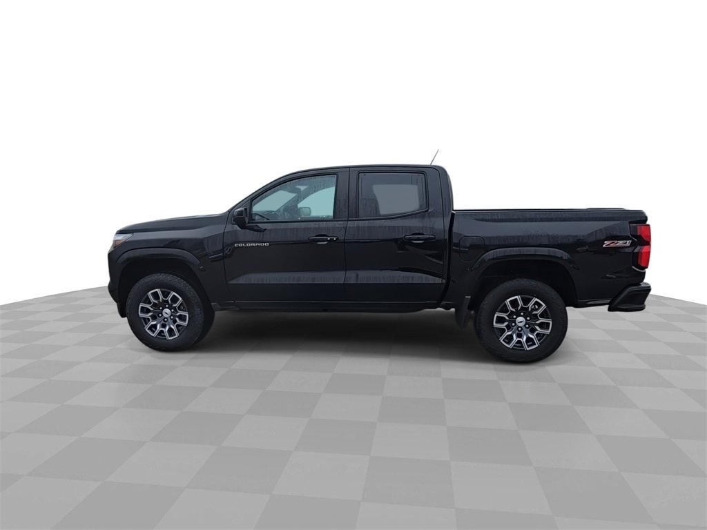 Used 2024 Chevrolet Colorado Z71 w/ Z71 Convenience Package 2 image 5