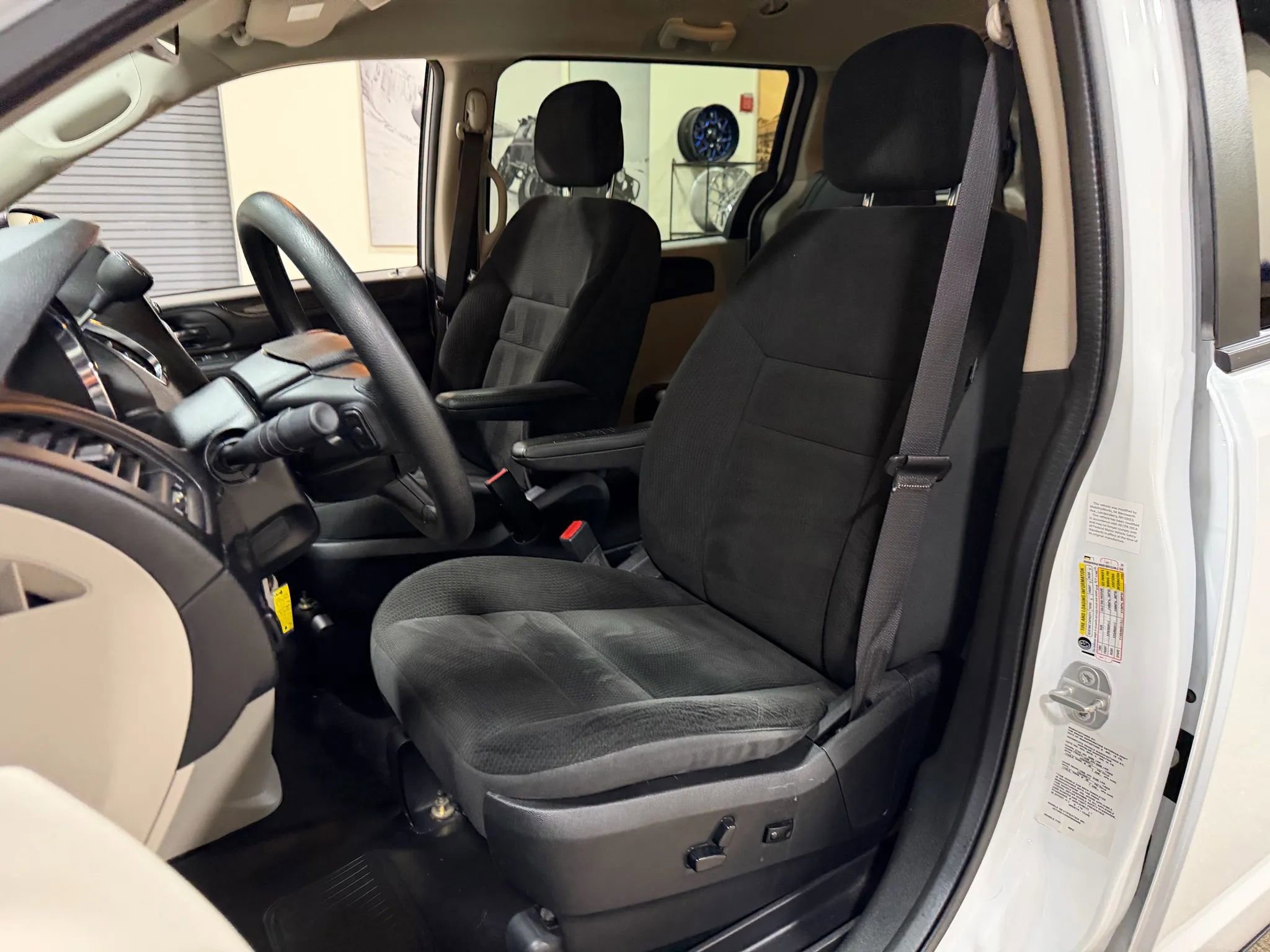 Used 2019 Dodge Grand Caravan SE image 43