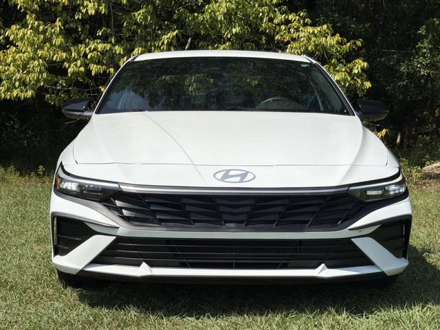 Used 2026 Hyundai Elantra Sport FWD image 3