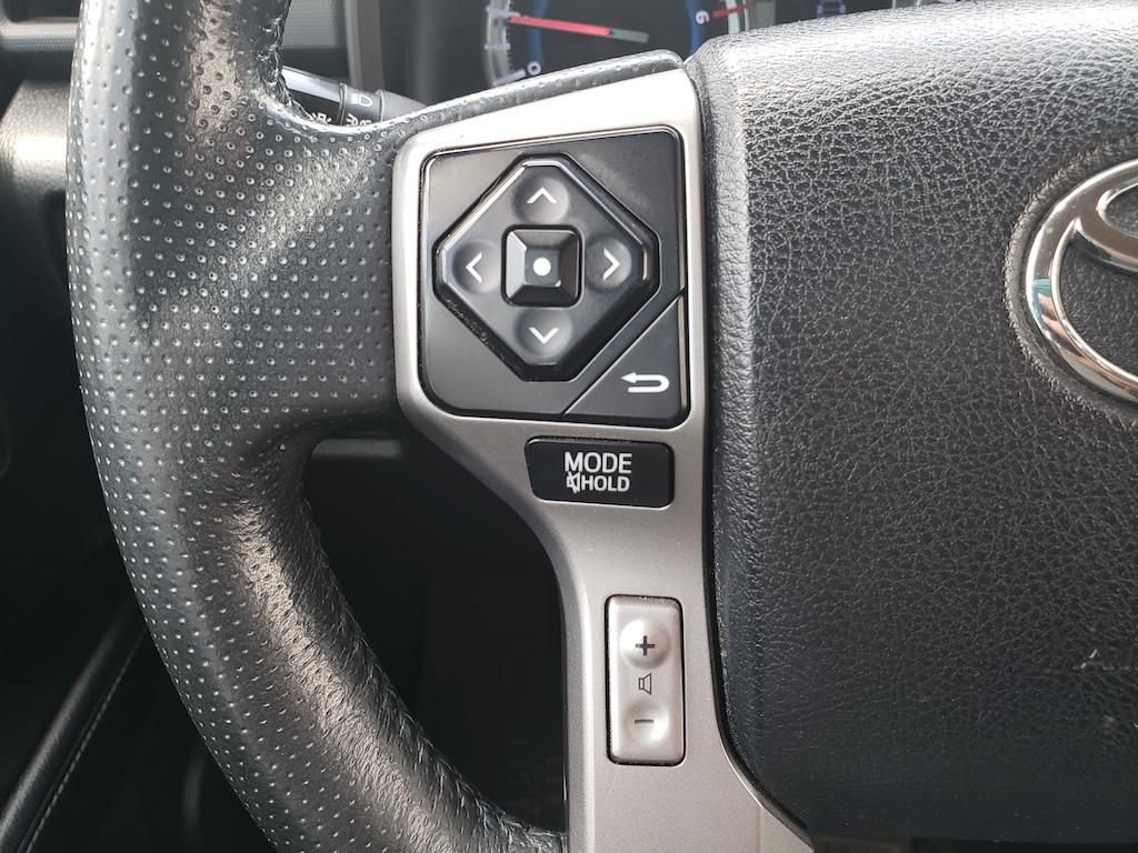 Used 2017 Toyota 4Runner SR5 AWD/4WD image 14