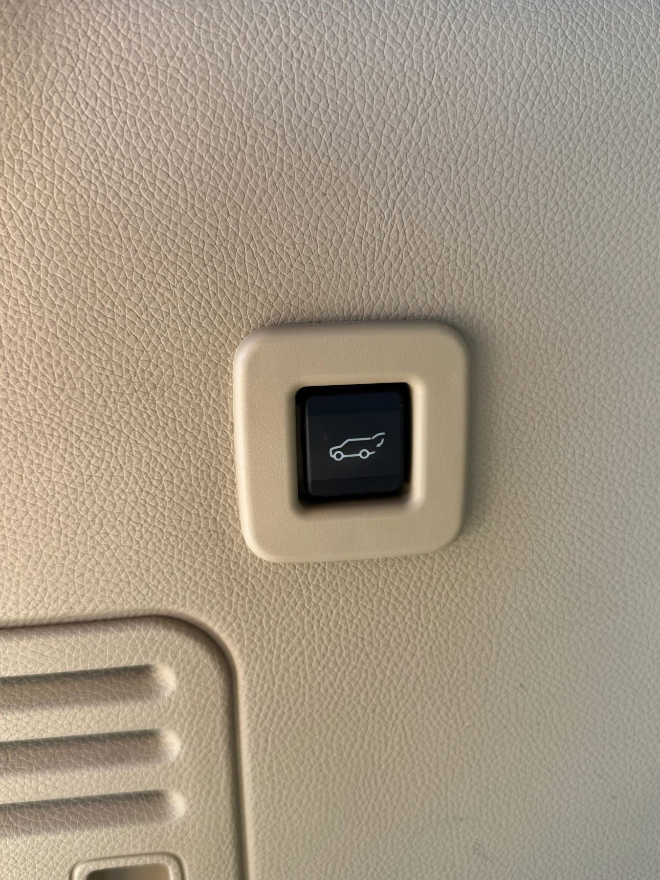 Used 2014 Ford Expedition EL XLT w/ Equipment Group 202A AWD/4WD image 14