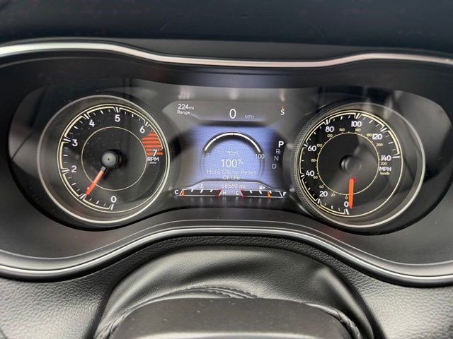 Used 2023 Jeep Cherokee Altitude Lux image 26