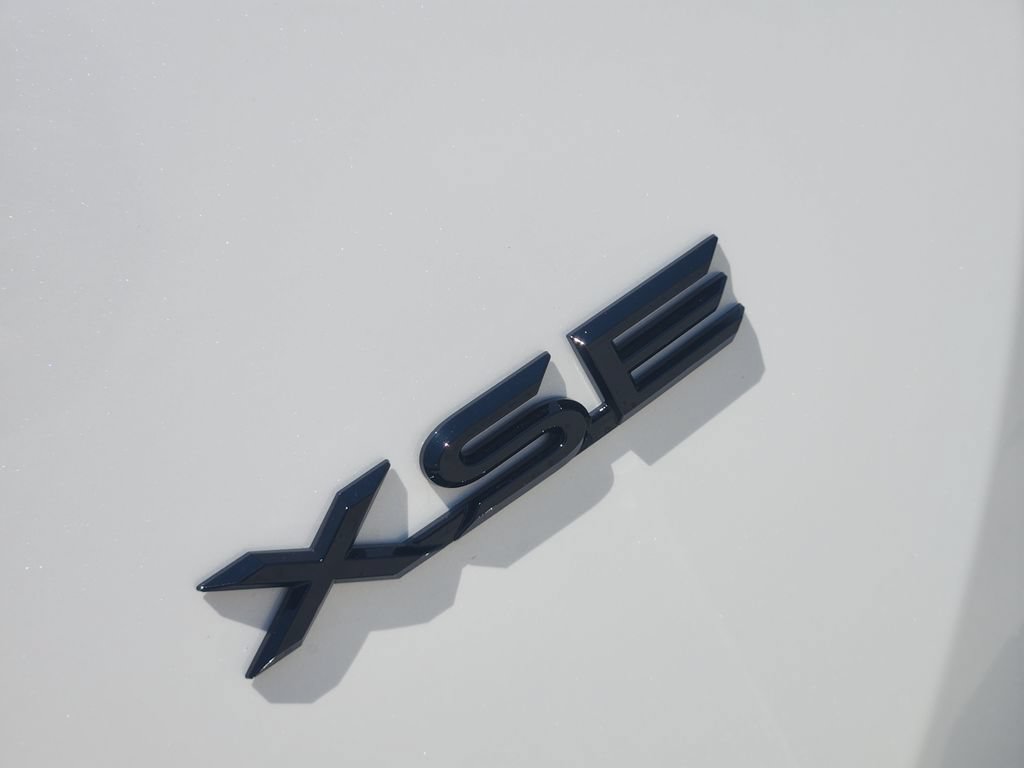 New 2026 Toyota RAV4 XSE AWD/4WD image 7