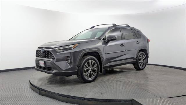 Used 2022 Toyota RAV4 XLE Premium AWD/4WD image 2