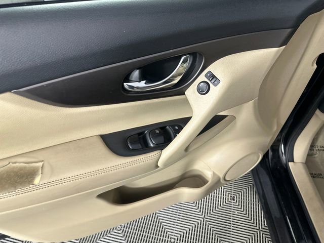 Used 2014 Nissan Rogue SV FWD image 19