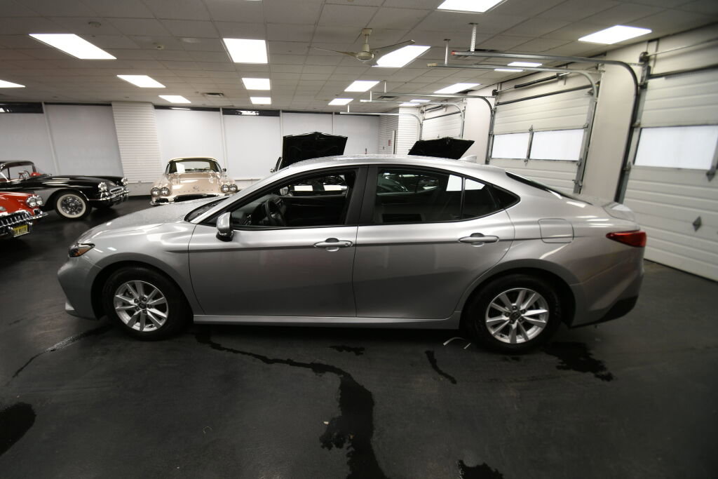 Certified 2025 Toyota Camry LE image 4