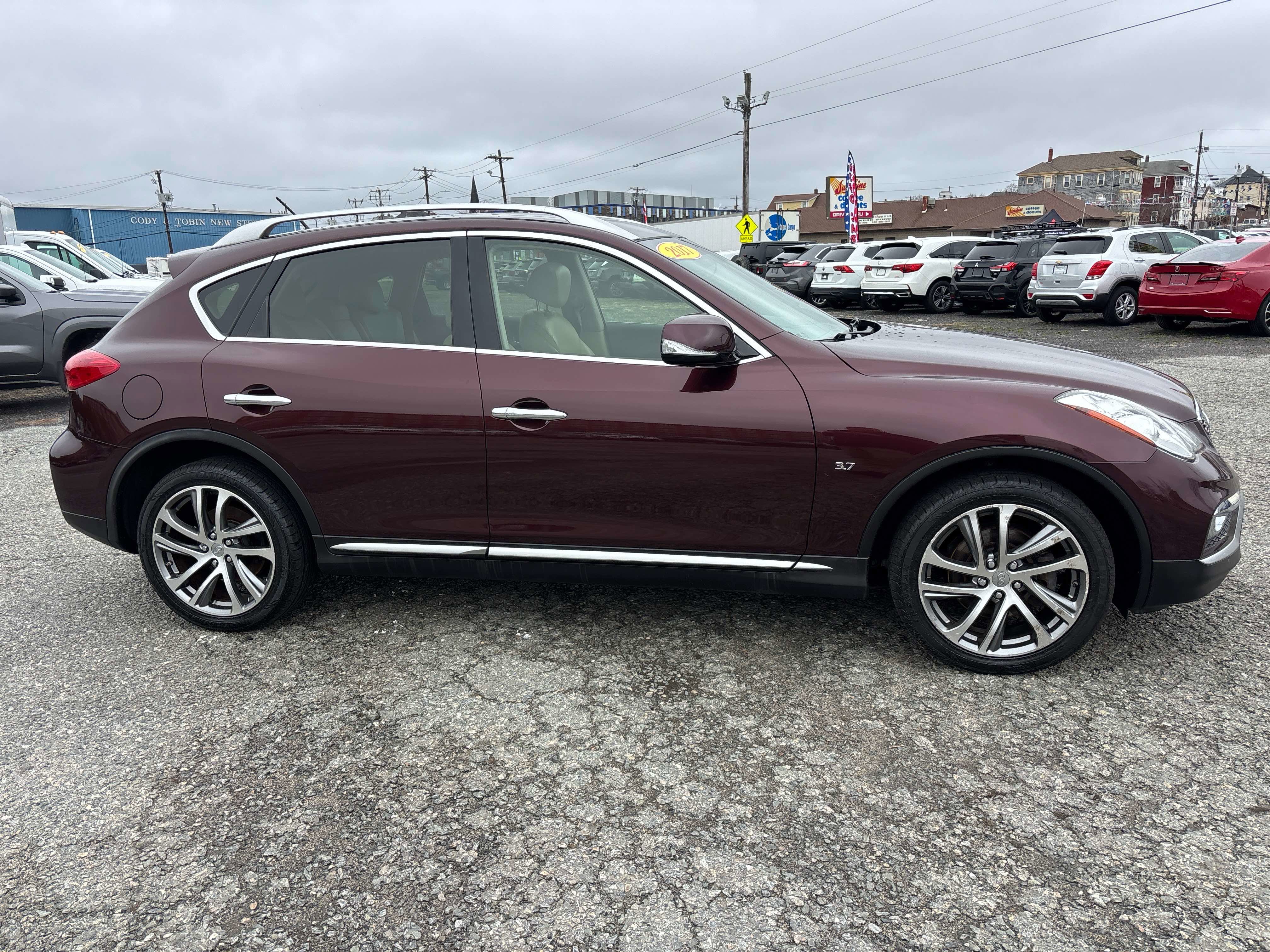 Used 2017 INFINITI QX50 AWD w/ Premium Plus Package image 4