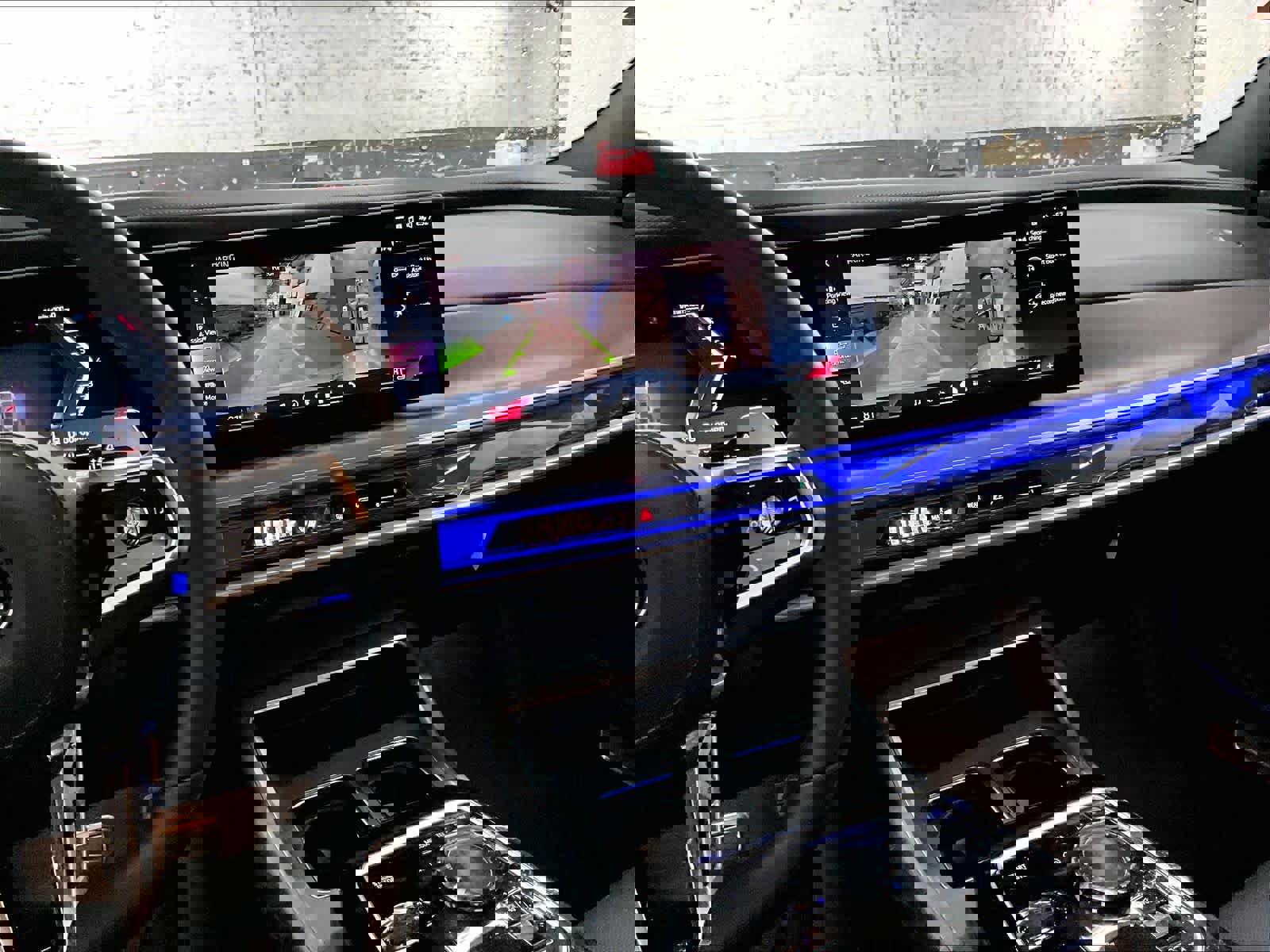 Certified 2025 BMW 760i xDrive image 8