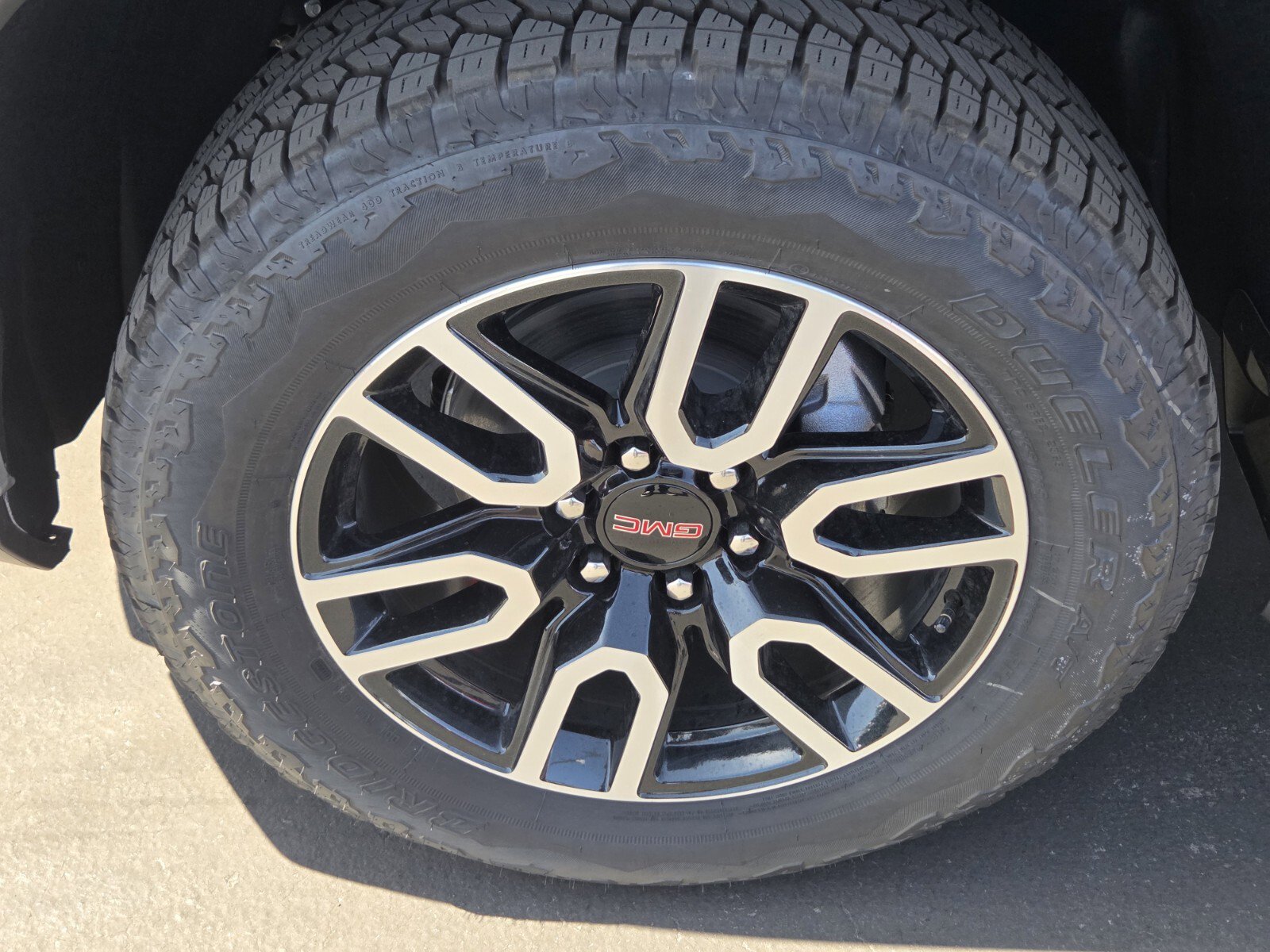 New 2025 GMC Sierra 1500 AT4 w/ AT4 Premium Package image 5