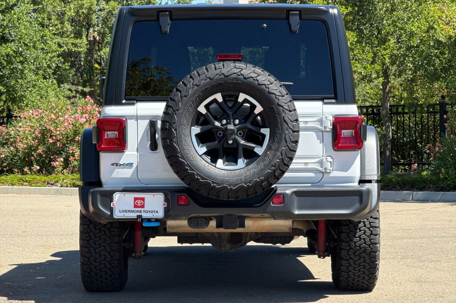 Used 2024 Jeep Wrangler Unlimited Rubicon 4xe AWD/4WD image 5
