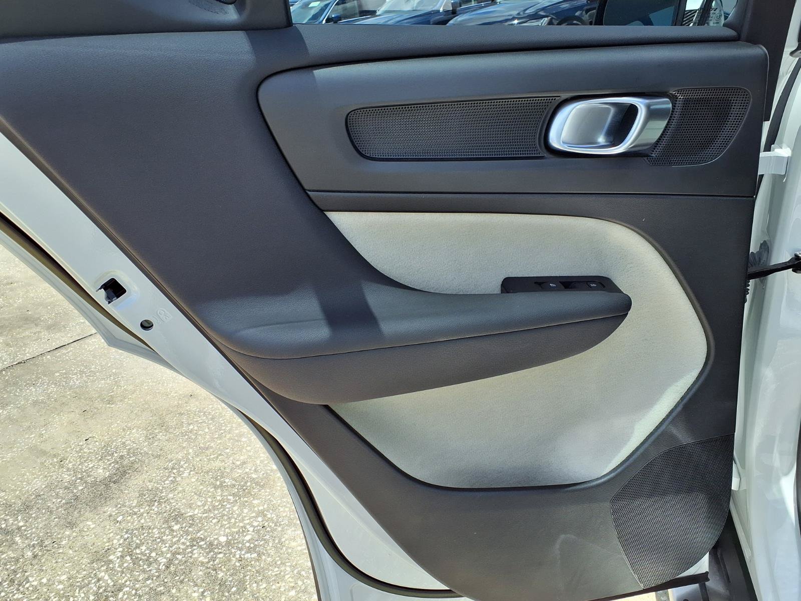 Certified 2023 Volvo XC40 B5 Ultimate w/ Protection Package Premier AWD/4WD image 19
