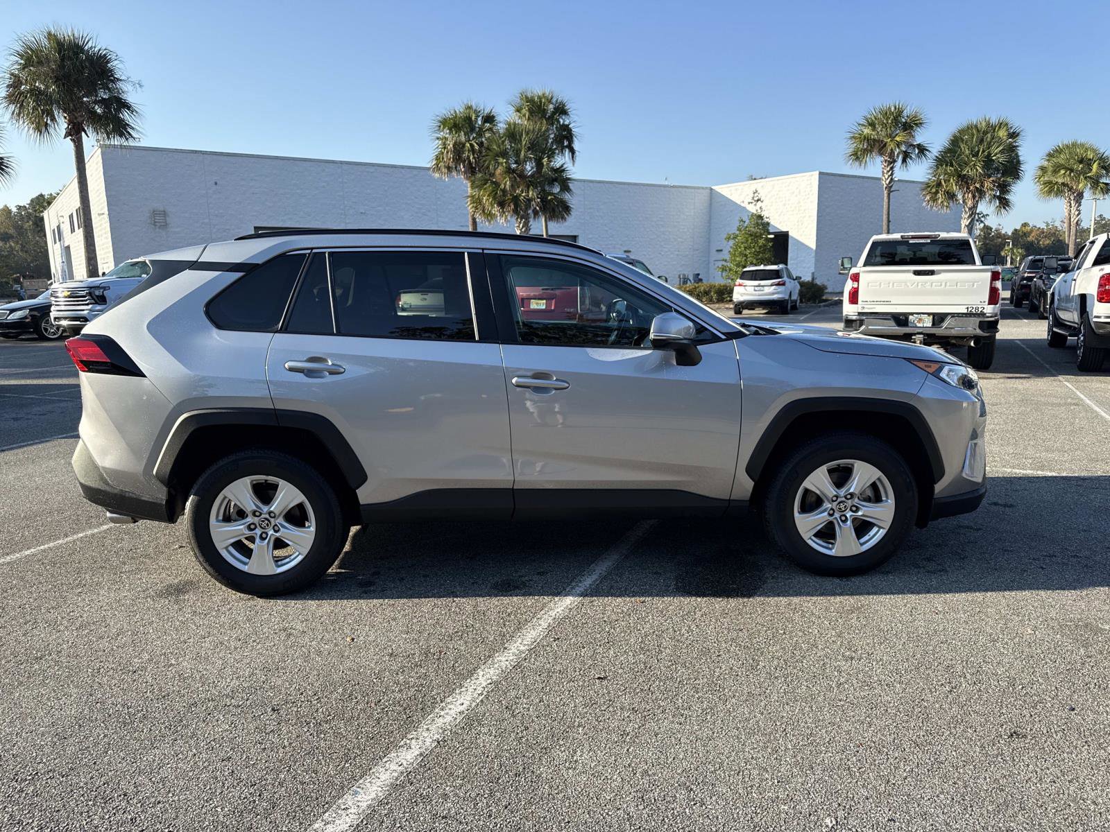 Used 2021 Toyota RAV4 XLE image 2