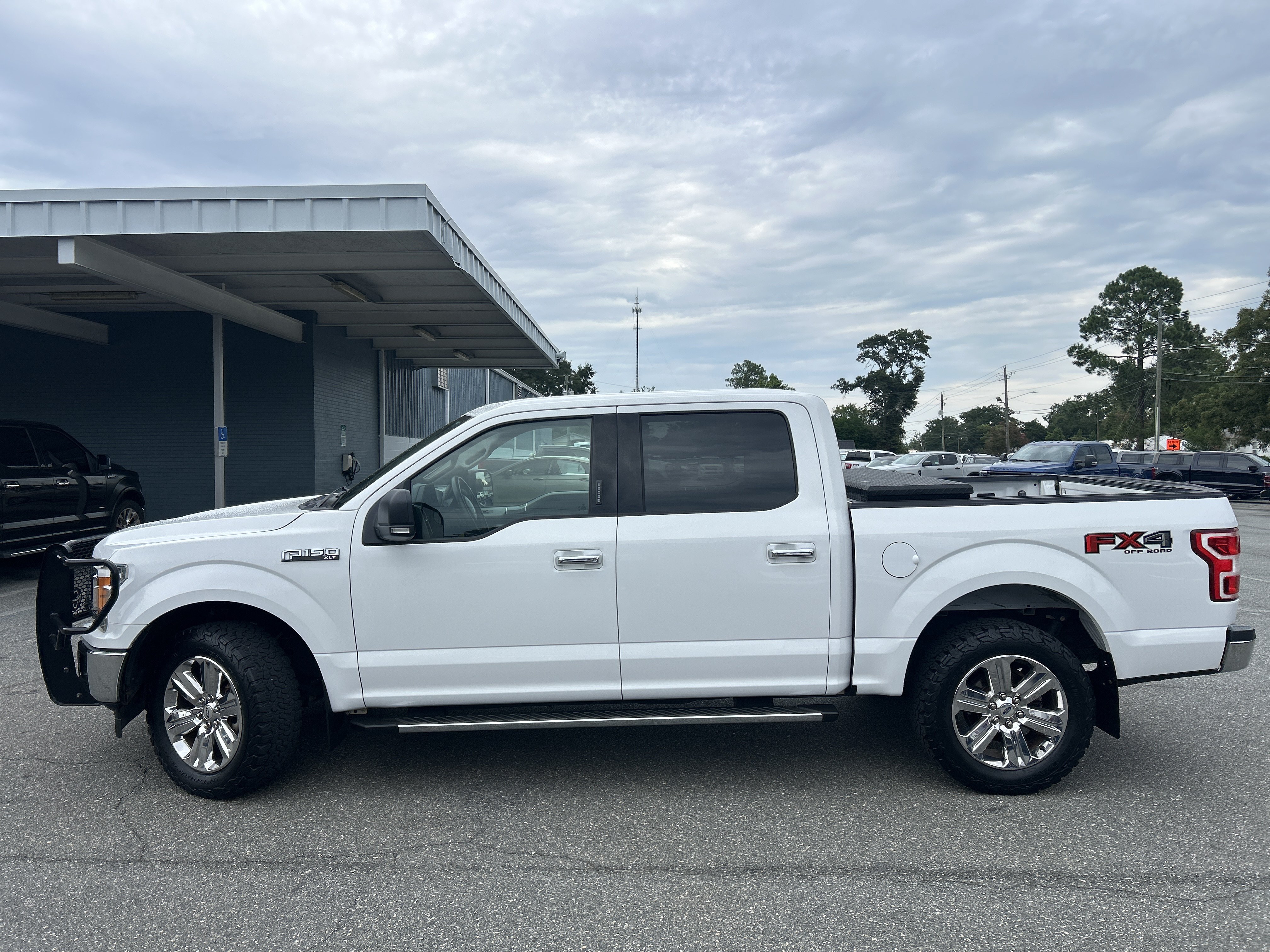 Used 2019 Ford F150 XLT w/ Equipment Group 302A Luxury AWD/4WD image 4