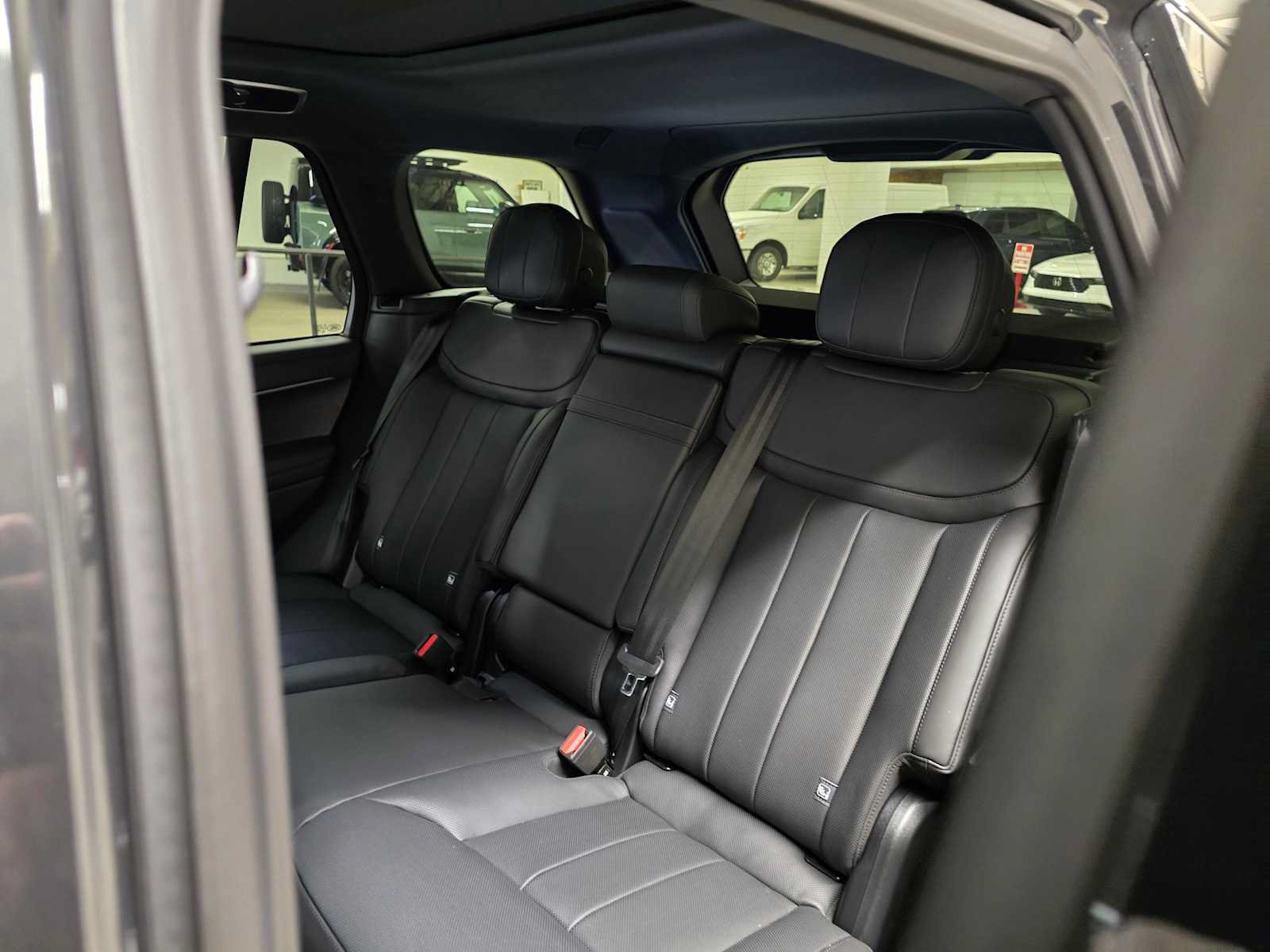 New 2026 Land Rover Range Rover SE AWD/4WD image 19