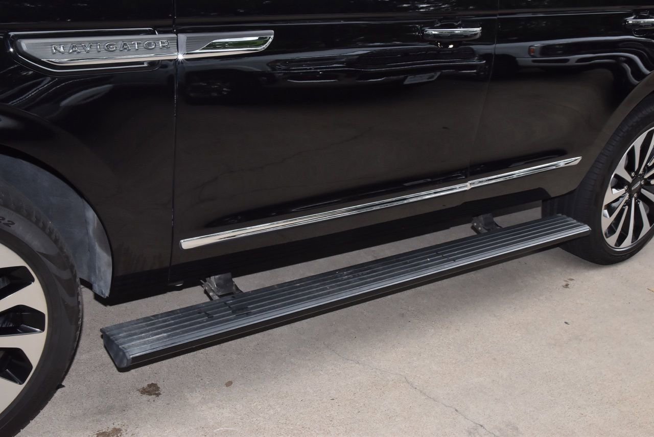 Certified 2023 Lincoln Navigator Reserve AWD/4WD image 37