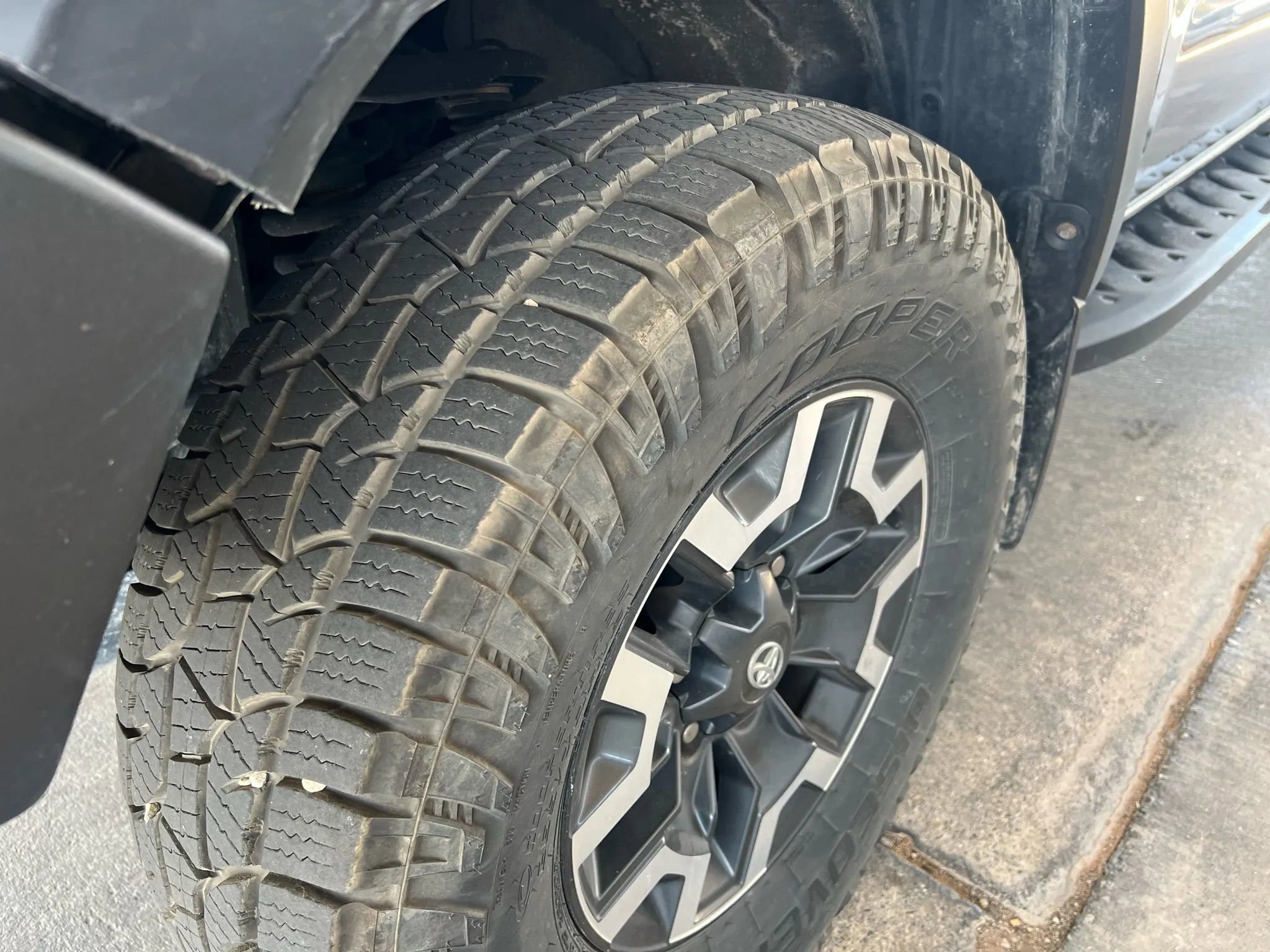 Used 2019 Toyota Tacoma TRD Off-Road image 37