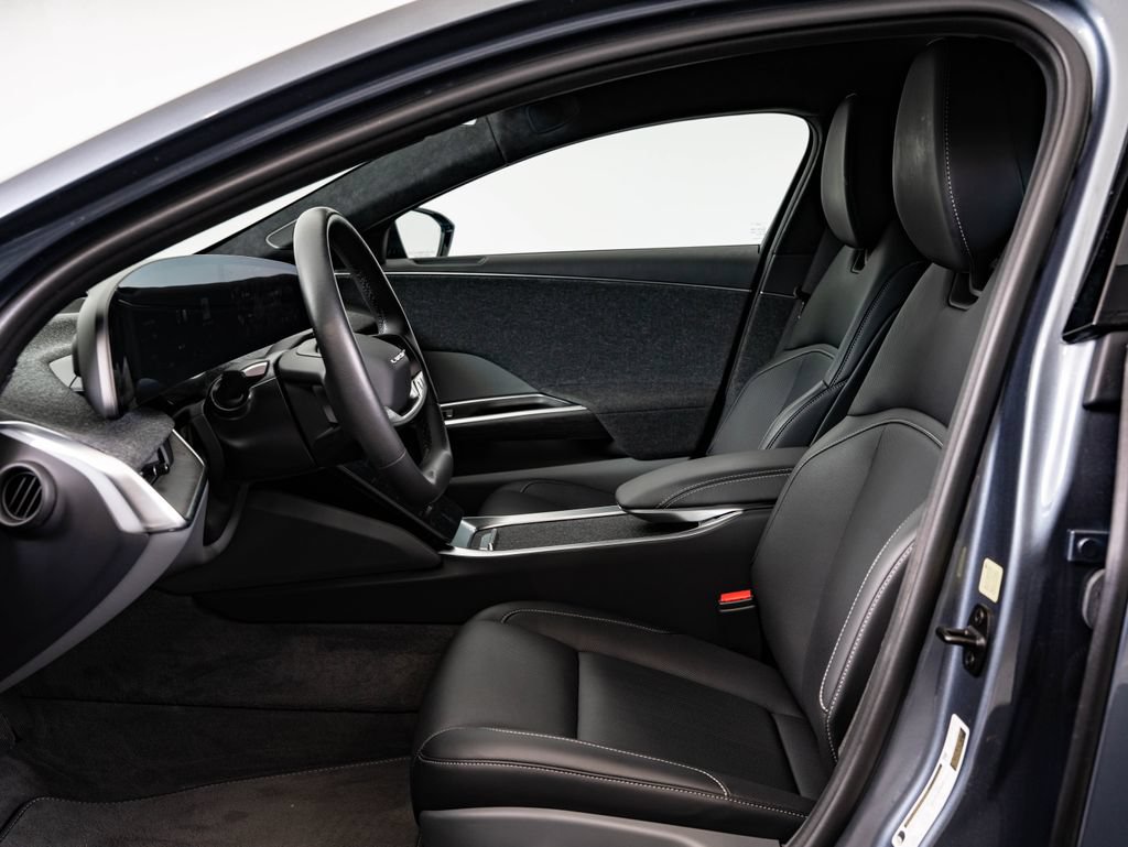 Used 2024 Lucid Air Pure RWD image 22