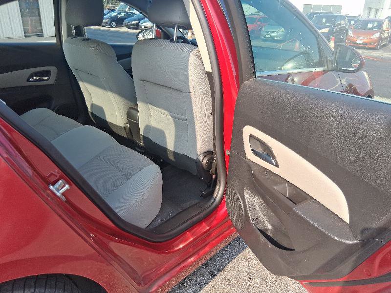 Used 2014 Chevrolet Cruze LT image 29