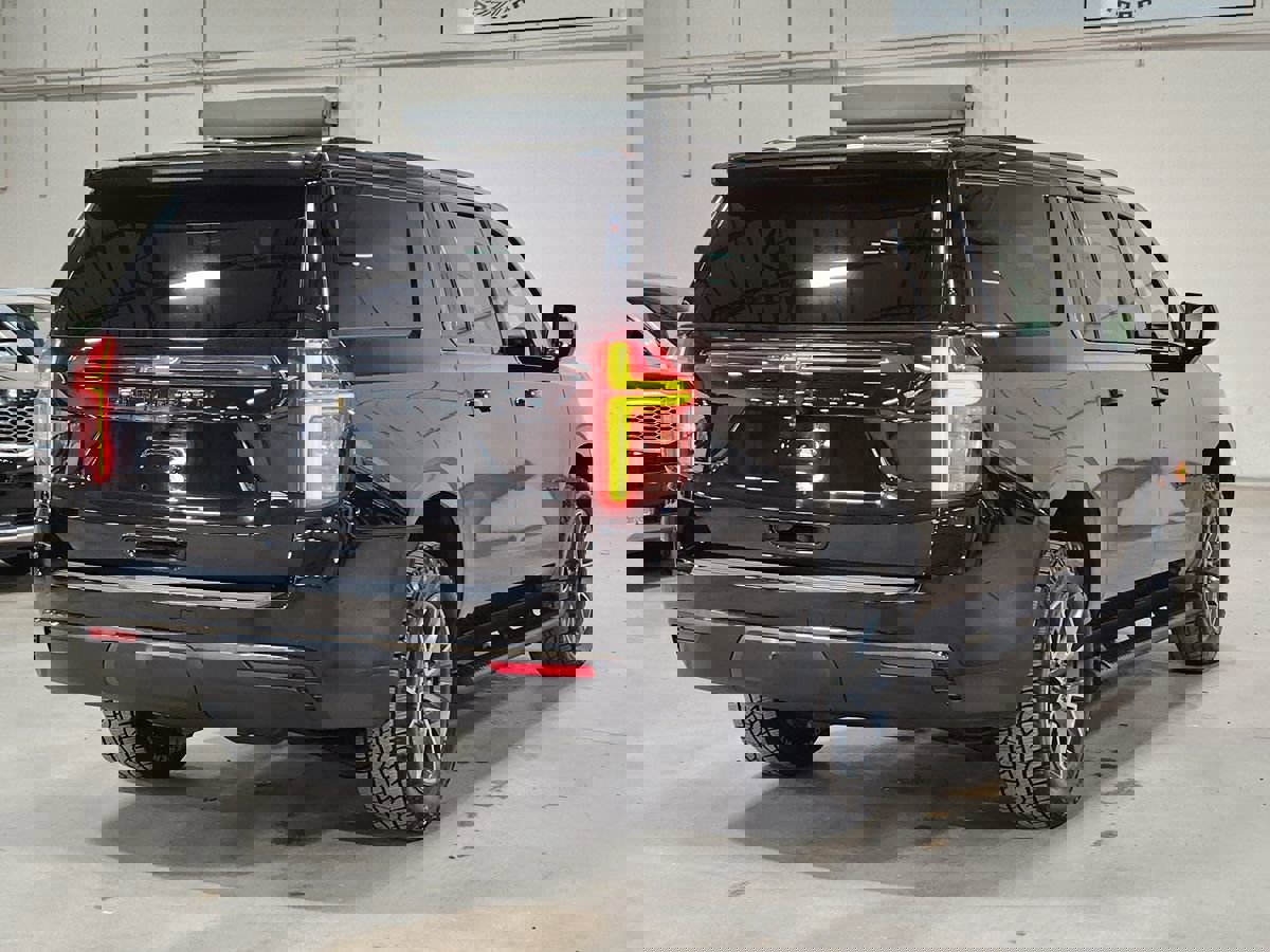 Used 2021 Chevrolet Suburban Z71 image 8