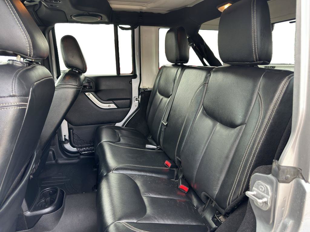 Used 2014 Jeep Wrangler Unlimited Sahara w/ Connectivity Group AWD/4WD image 7
