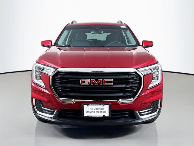 Used 2024 GMC Terrain SLE w/ Driver Convenience Package image 2