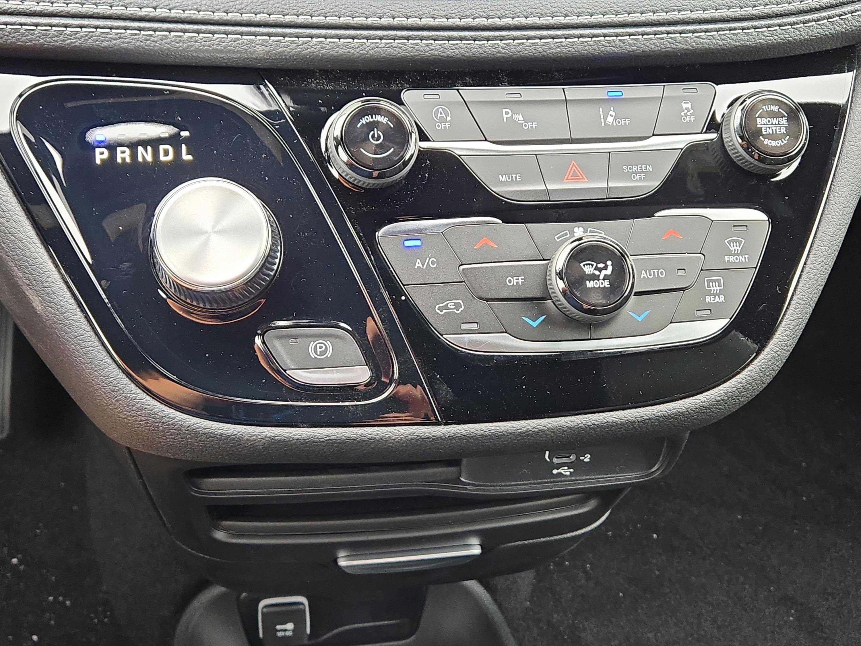 New 2026 Chrysler Pacifica Select image 27