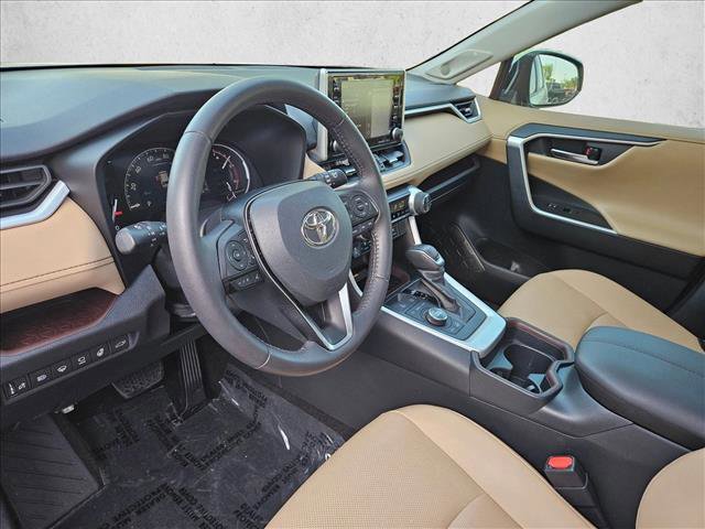 Used 2020 Toyota RAV4 Limited image 10