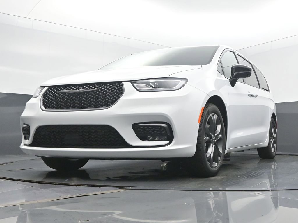 New 2026 Chrysler Pacifica Select image 46