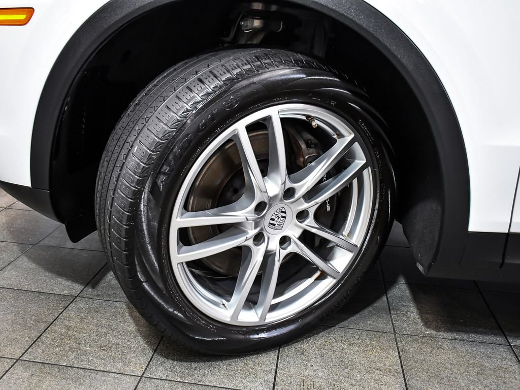 Used 2023 Porsche Cayenne AWD/4WD image 7