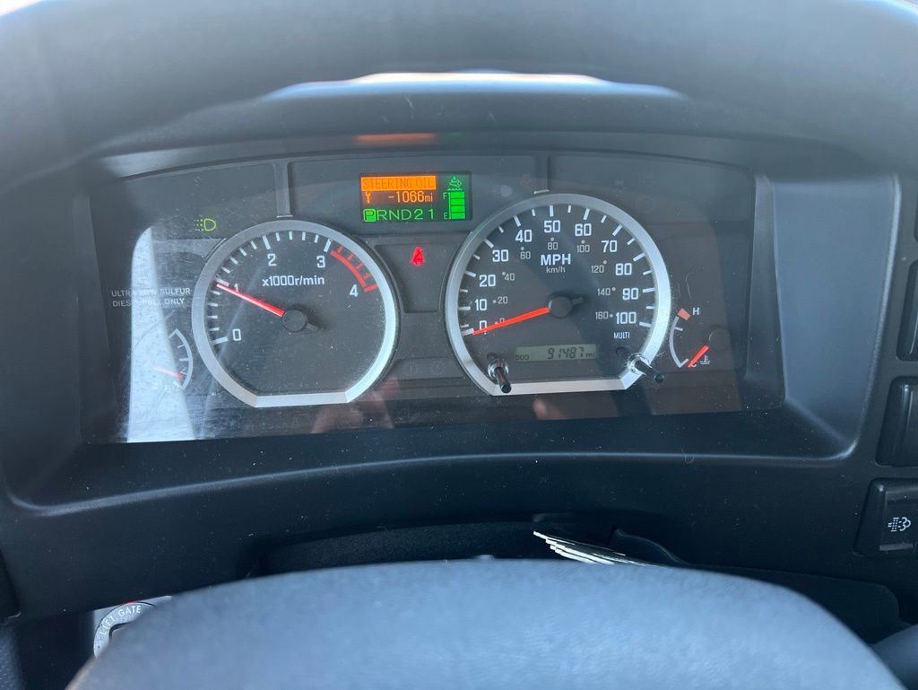 Used 2023 Isuzu NPR RWD image 10