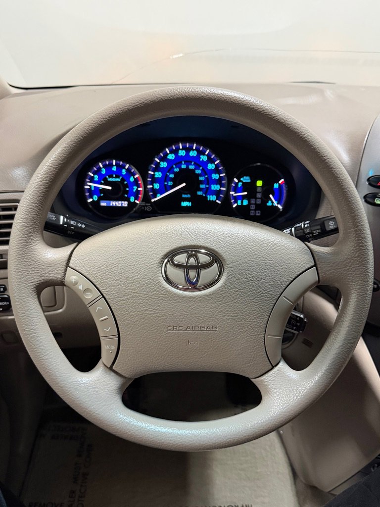 Used 2006 Toyota Sienna CE FWD image 16