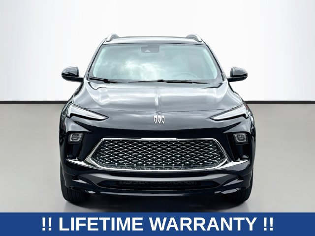 Used 2025 Buick Encore GX Avenir AWD/4WD image 2
