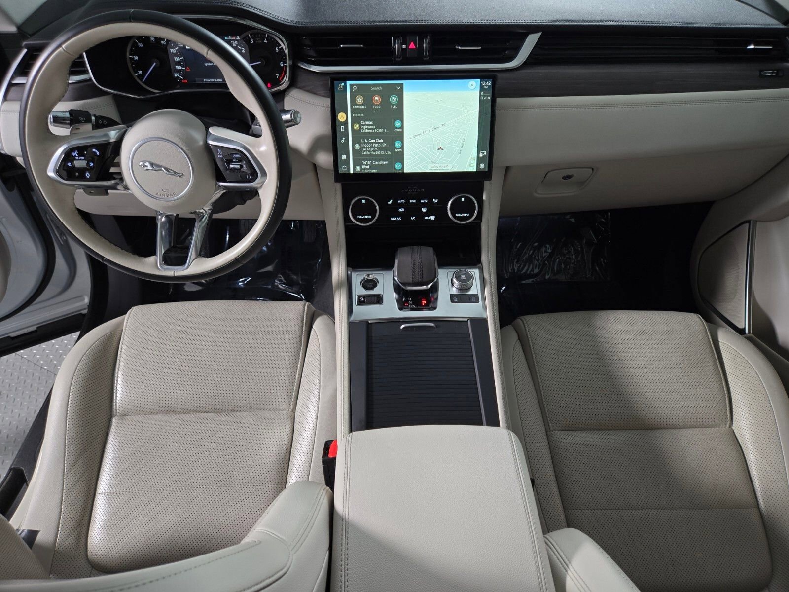 Used 2023 Jaguar F-PACE S image 4