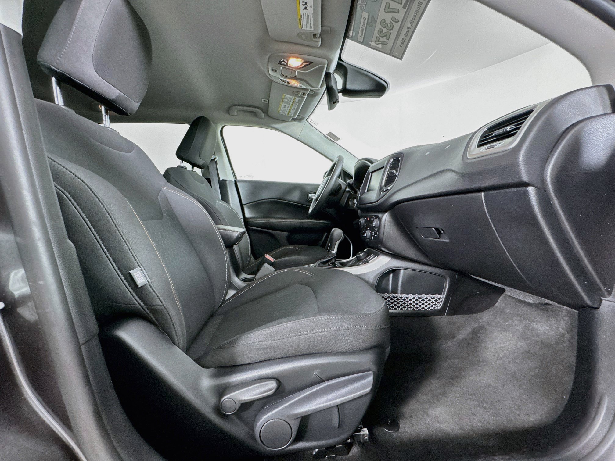 Used 2019 Jeep Compass Sport AWD/4WD image 28