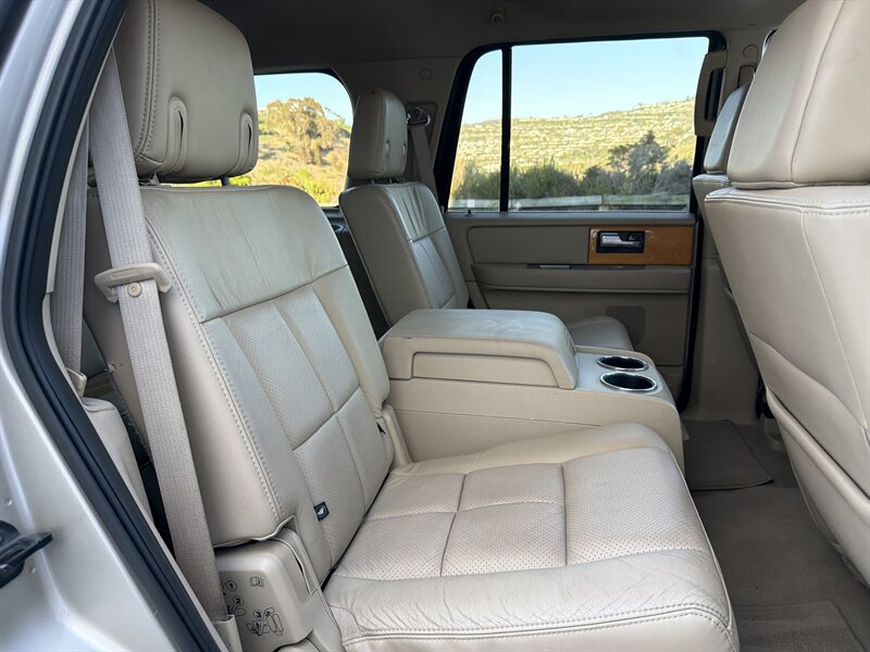 Used 2008 Lincoln Navigator 2WD image 18
