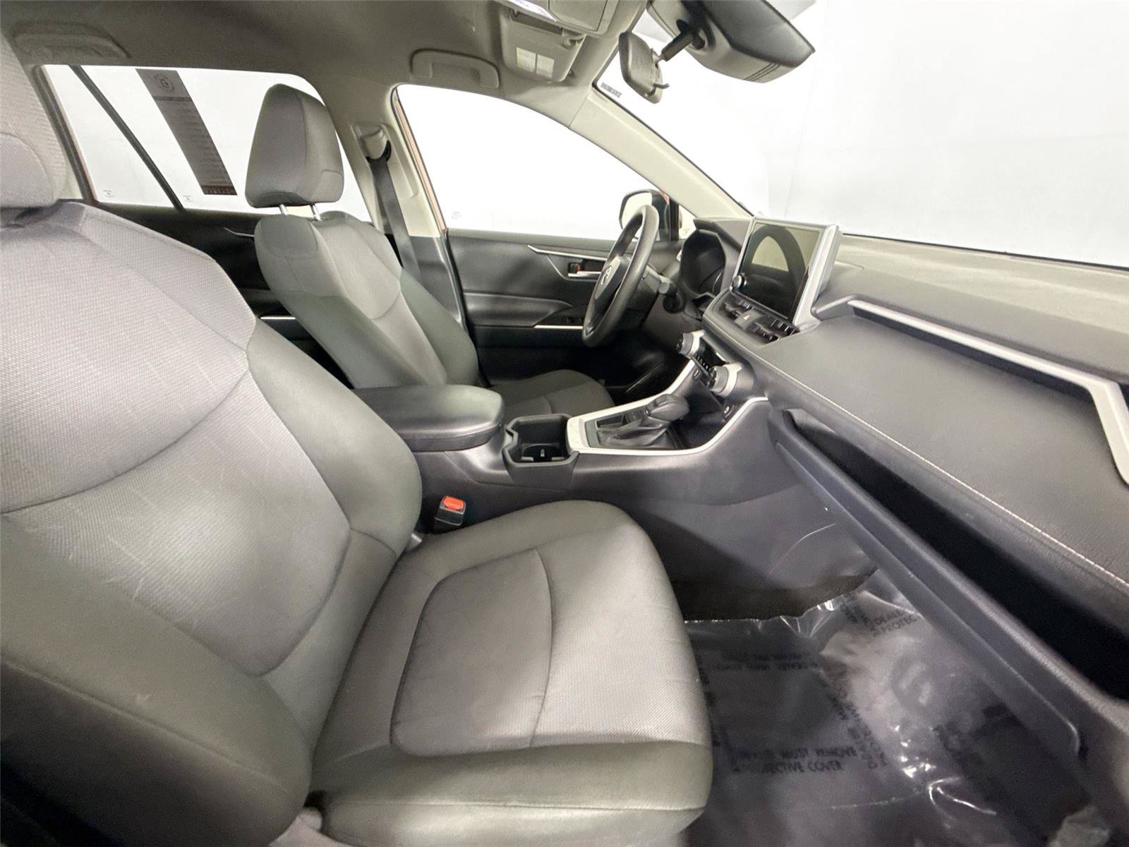 Certified 2025 Toyota RAV4 XLE FWD image 51