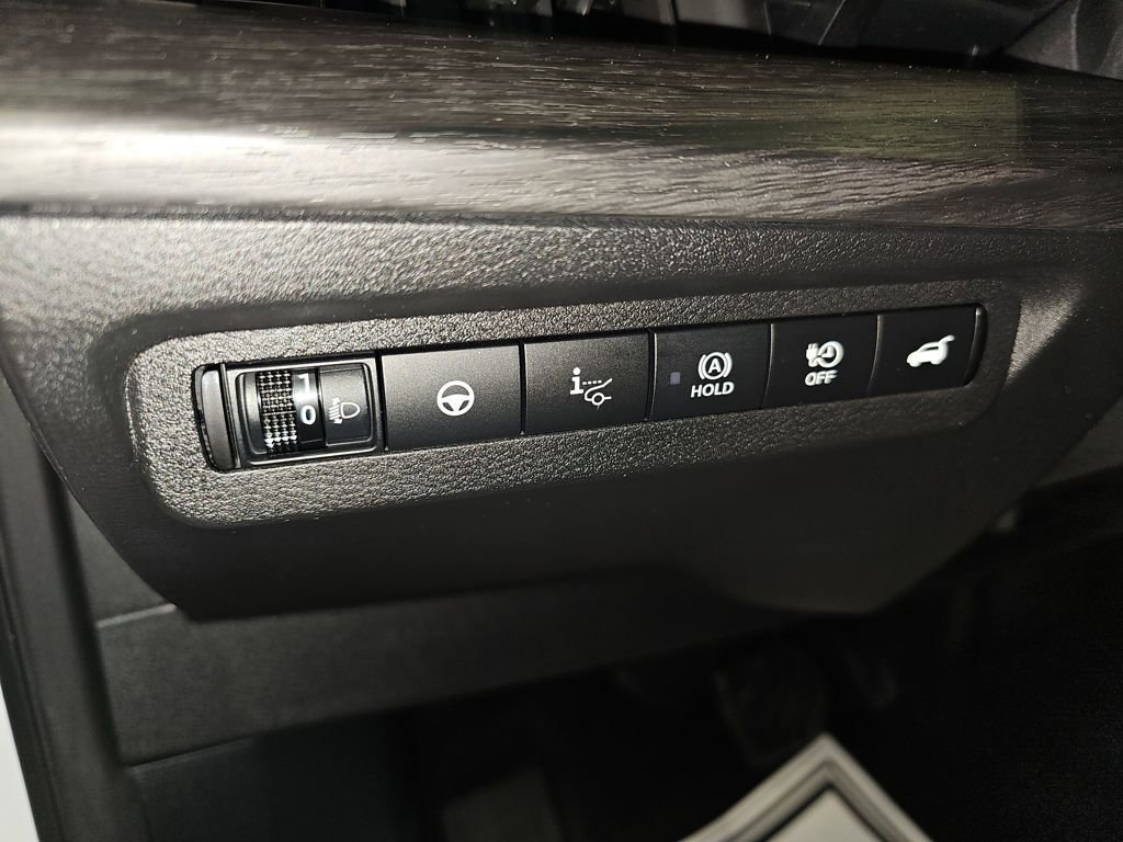 Used 2023 Nissan Ariya AWD image 34