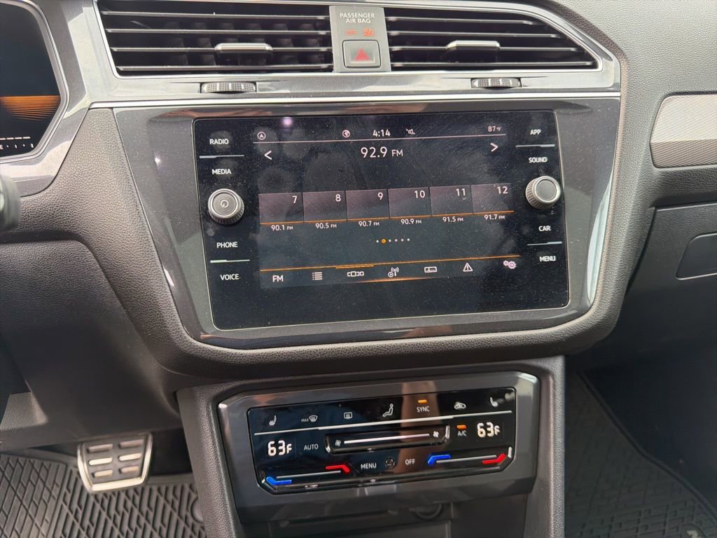 Used 2022 Volkswagen Tiguan SE R-Line image 21