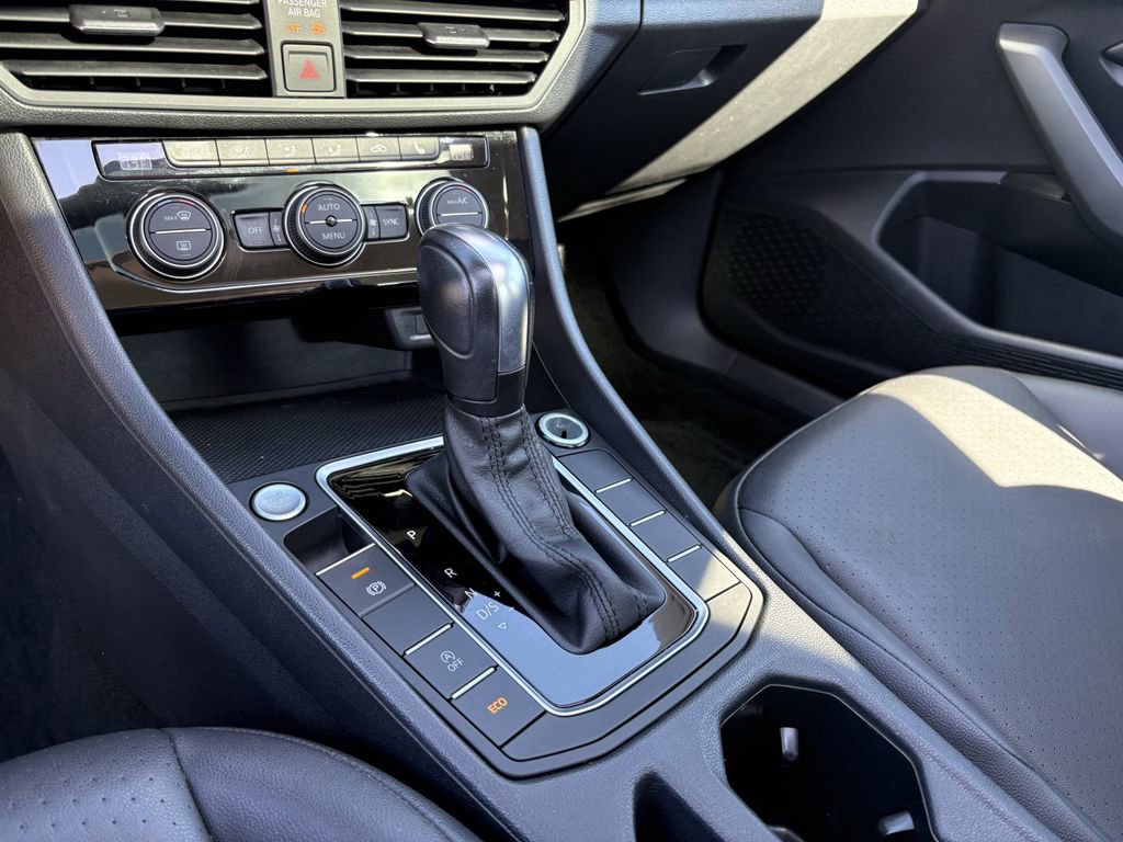 Used 2020 Volkswagen Jetta SE w/ SE Cold Weather Package image 20
