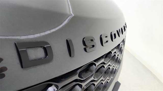 Used 2024 Land Rover Discovery Dynamic SE image 16
