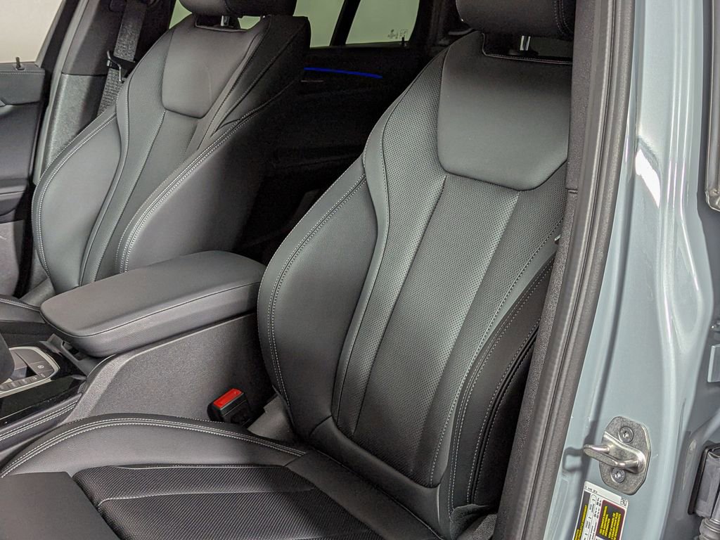 Certified 2023 BMW X4 M40i w/ Premium Package image 18